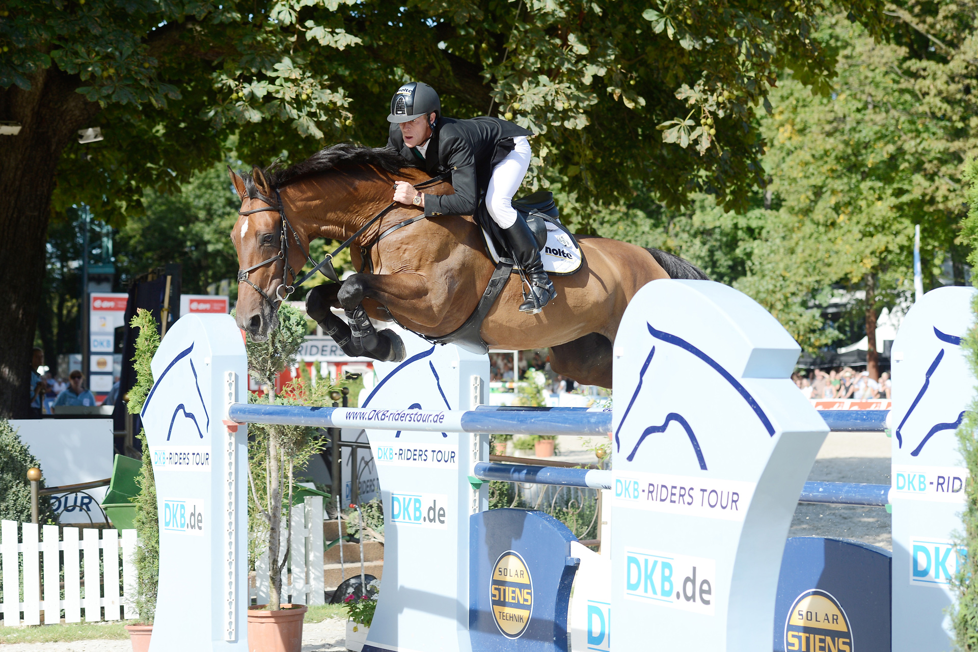 372 Frie Marcus Ehning Noltes Kuechengirl